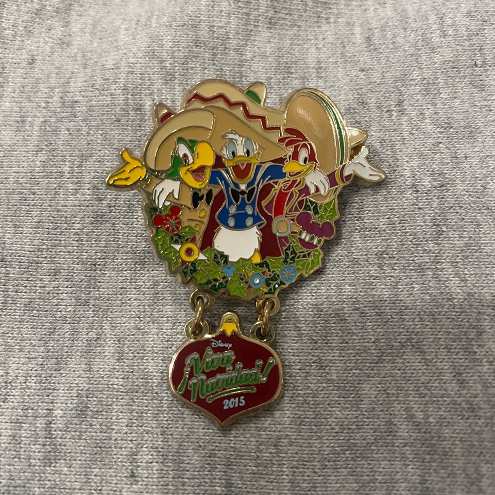 2015 Tres Caballeros viva navidad pin